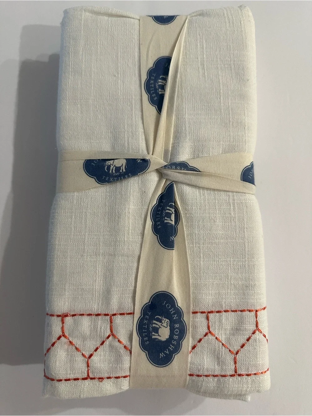 John Robshaw Textiles NAPKINS (4) White Coral Embroidered Border 22 X 22 NIP